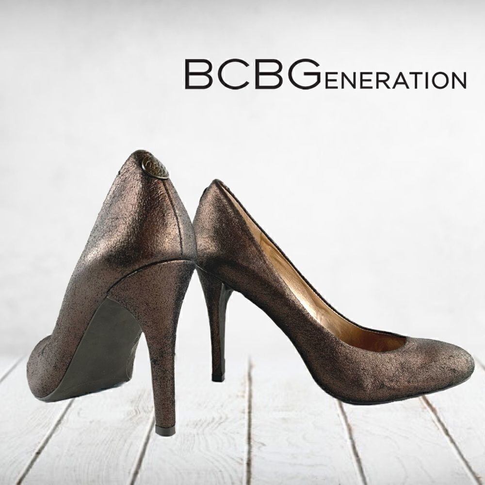 NWT Bcbginteration bronzed heel size 7.5